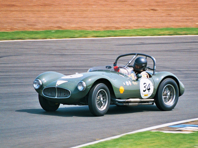 Carlos Vogele was going well in the Maserati A6GCS until picking up a