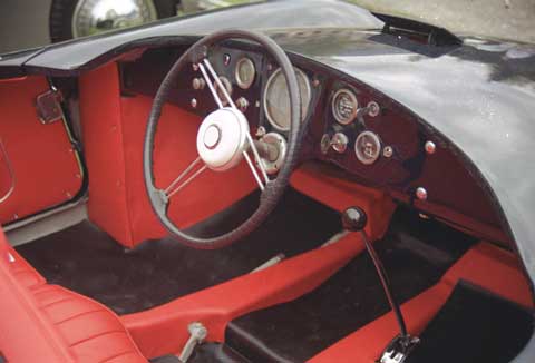The elegant dash board and steering wheel of the Jankovits Alfa.