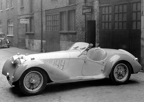 http://www.velocetoday.com/wp-content/uploads/2009/02/sm-car-late-1930s-london.jpg