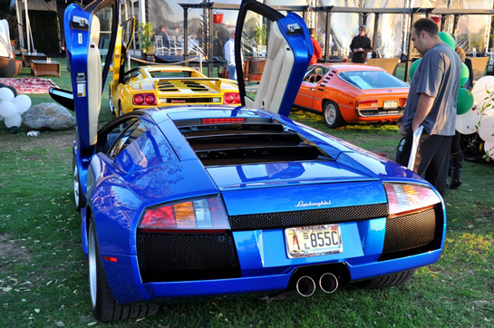 Electric blue Lamborghini Murcielago makes an impressively aggressive stance